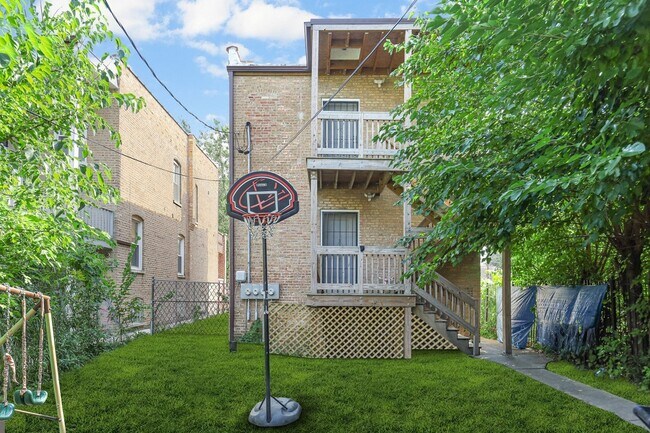Building Photo - 3622 W Franklin Blvd
