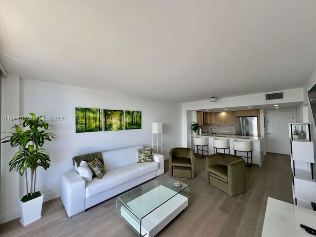 Building Photo - 5600 Collins Ave