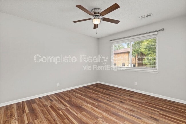 Building Photo - 2042 Gascony Parc Dr