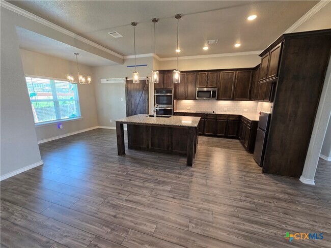 Building Photo - 7802 Gold Dr