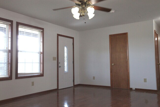 Building Photo - 1042 Murray-Kittrell Rd