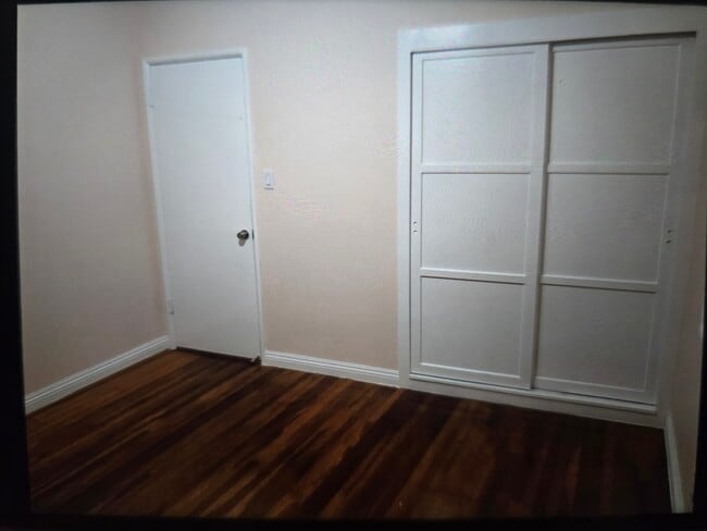 Building Photo - 1645 W Wisteria Pl