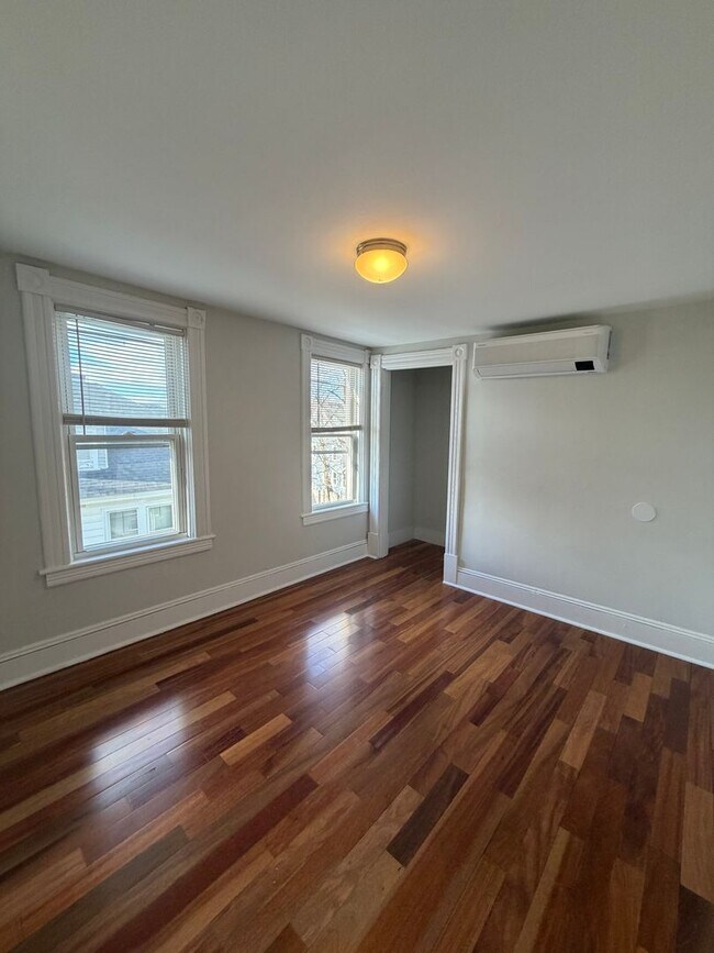 Building Photo - 27-29 Dalton Ave