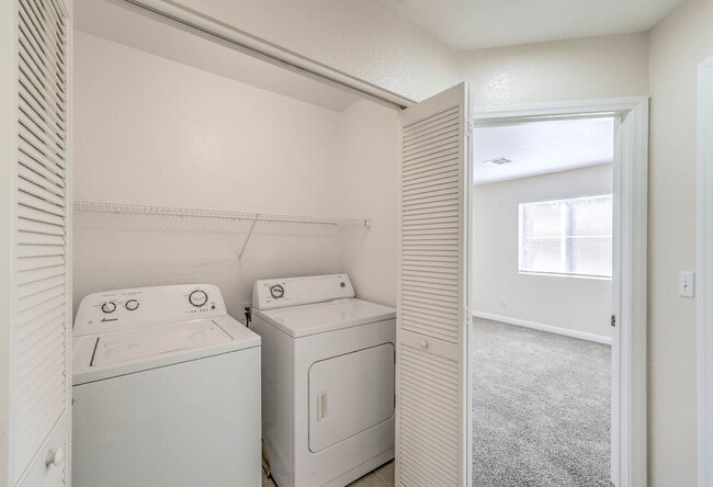 Building Photo - Beautiful 2 story home in Peccole Ranch.