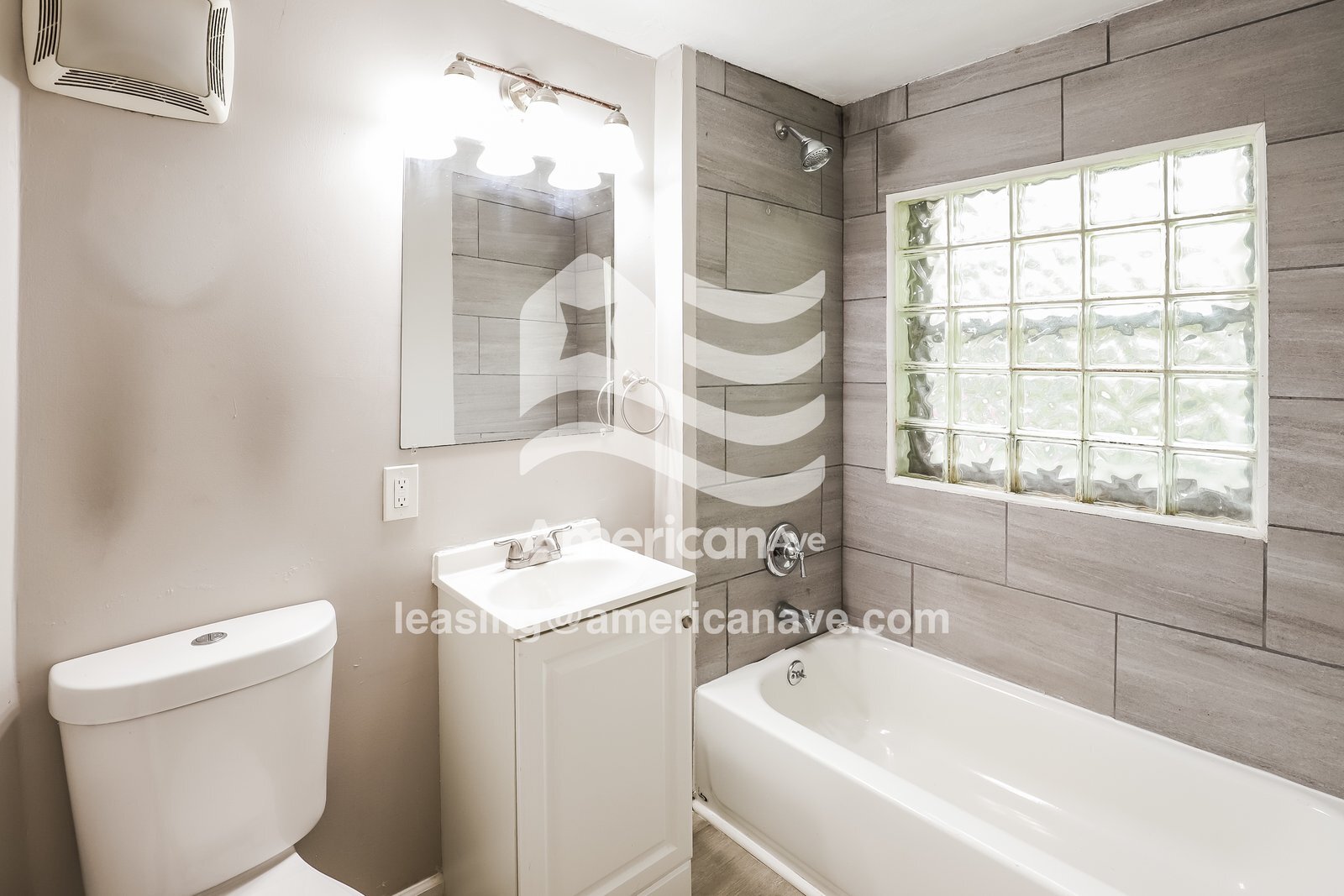 Building Photo - 5242 Lyon Ave