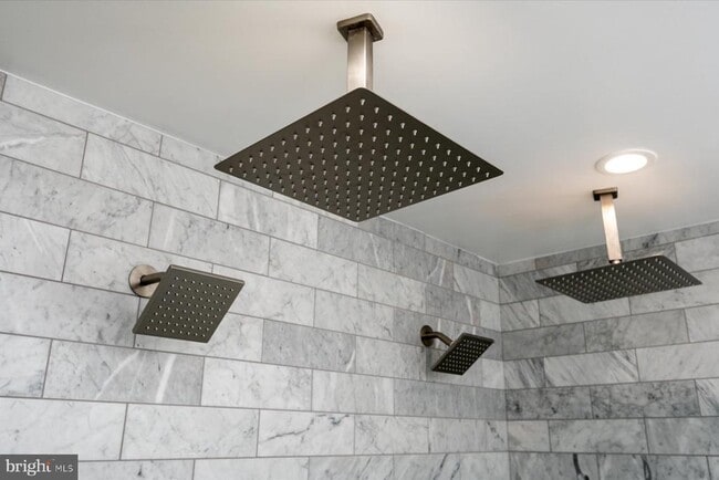 Building Photo - 2942 S Haven Dr