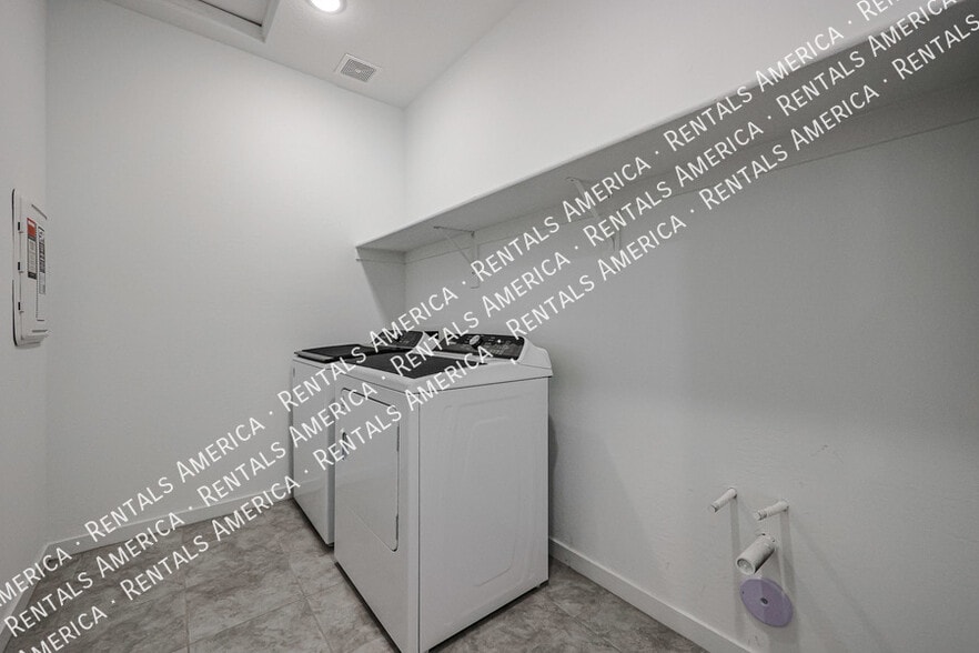 Building Photo - 41615 W Cathedral Rock Pass