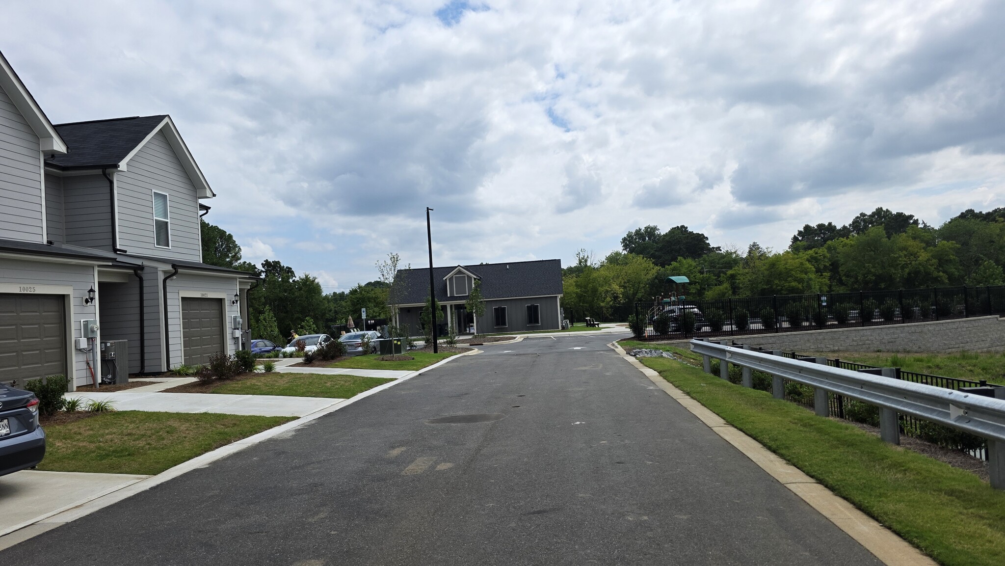 Building Photo - 10033 Guardian Dr