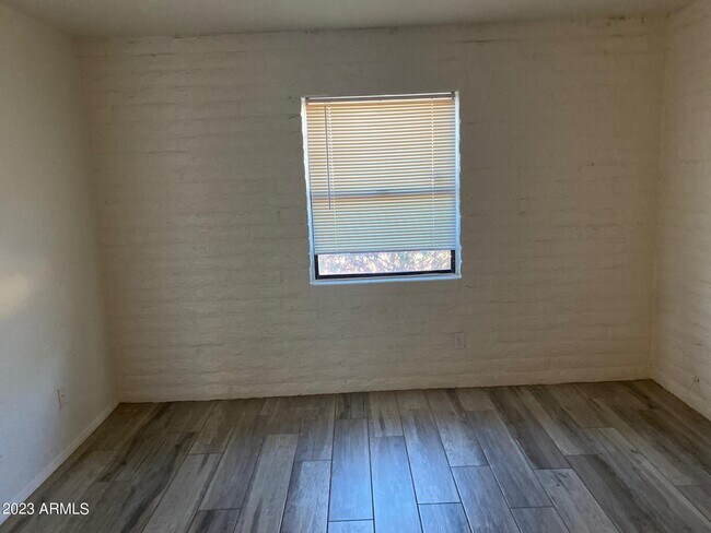 Building Photo - 4437 E Hubbell St