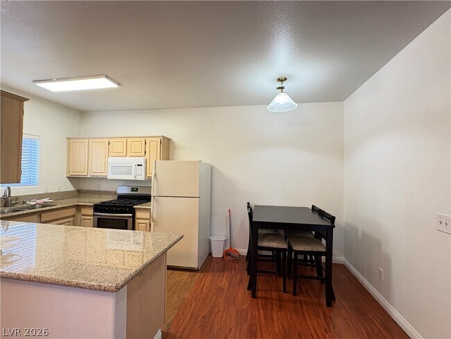 Building Photo - 5655 E Sahara Ave