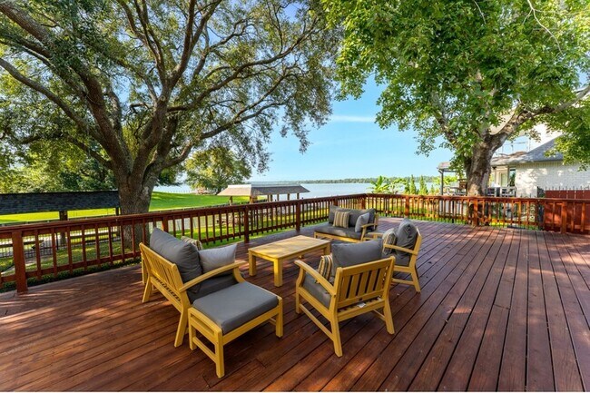 Building Photo - 8311 Amber Cove Dr