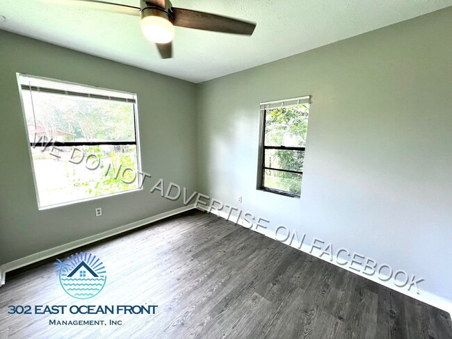 Building Photo - Lovely 2 bedroom / 1 bathroom home now ava...