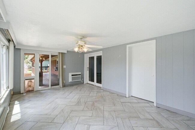 Building Photo - 206 Hiawatha Trail