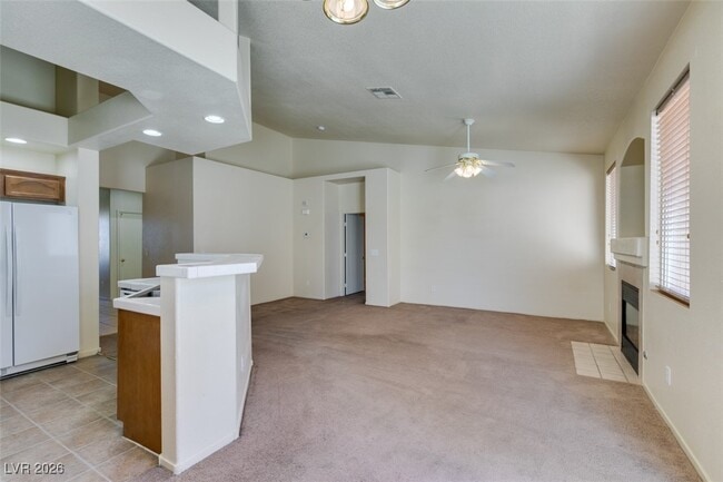 Building Photo - 193 Crown Imperial St