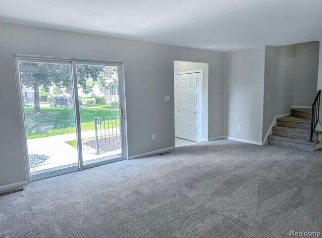 Building Photo - 41856 Langley Dr