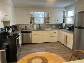 Building Photo - 105 Central St