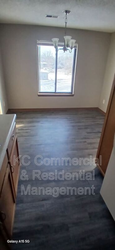 Building Photo - 211 W Main St