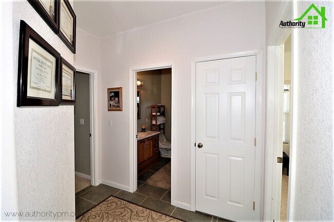 Building Photo - 14270 Quail Springs Rd