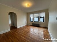 Building Photo - 349 Pleasant St