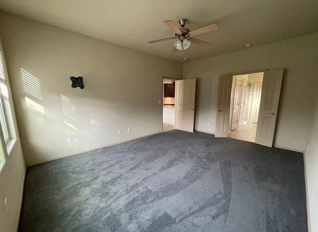 Building Photo - 6408 Vanguard Rd