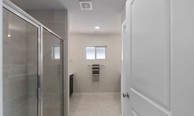 Building Photo - Modern 4-Bed Home in Northshore School District with A/C