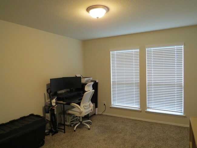 Building Photo - "Charming 3-Bedroom Home with Elegant Gran...