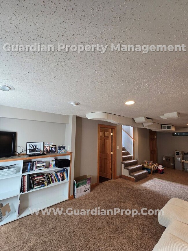Building Photo - North East Minneapolis Single Family Home,...