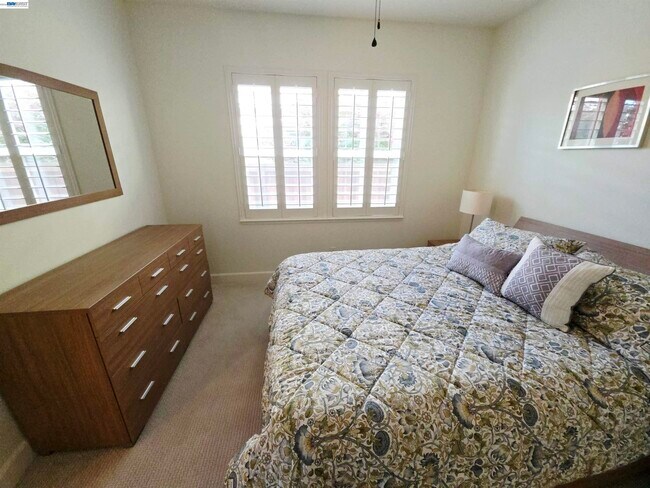 Building Photo - 2488 Remy Cantos Dr
