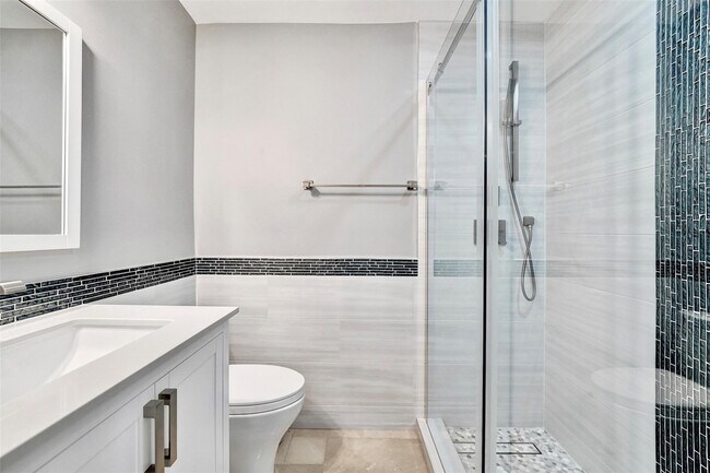 Building Photo - 1744 SE 9th St