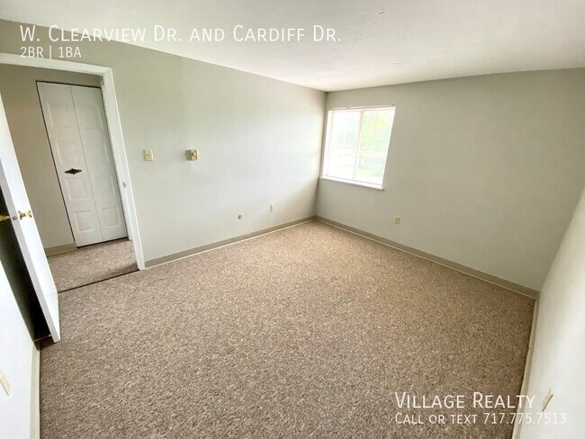 Building Photo - 51 W Clearview Dr