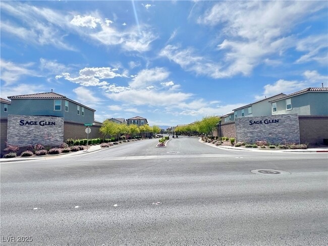 Building Photo - 7012 Sylmar Ave