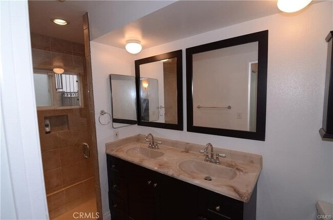 Building Photo - 302 Briar Creek Rd