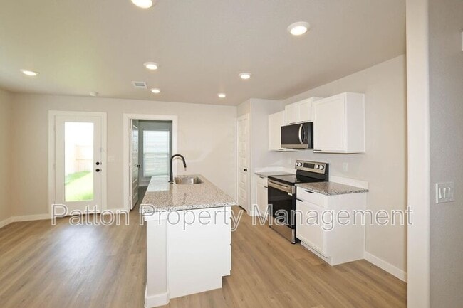 Building Photo - 8904 Bandit Dr