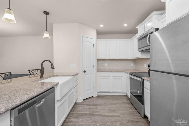 Building Photo - 5069 Peach Dr