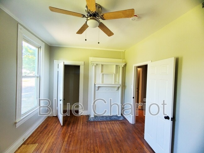 Building Photo - 303 Broad St W