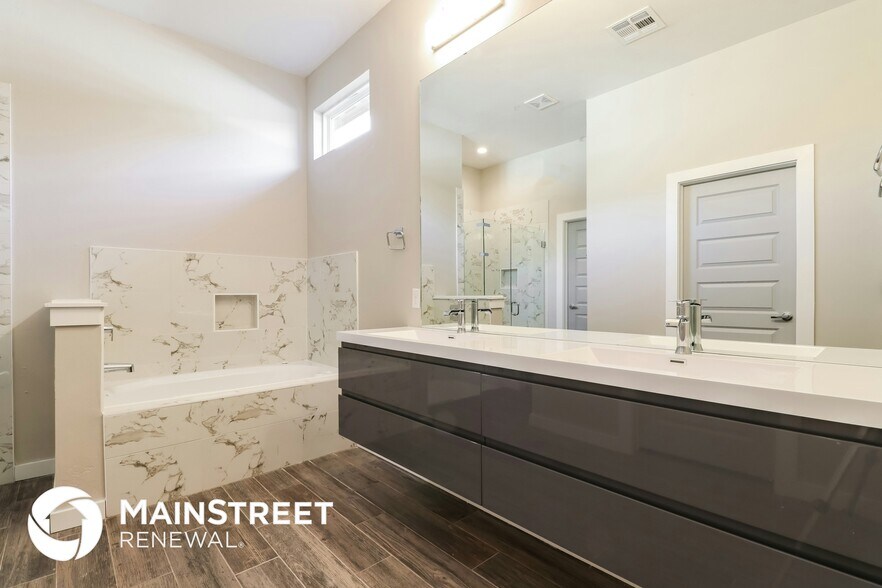 Building Photo - 11351 Paradise Out Ln