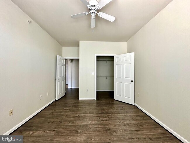 Building Photo - 12925 Centre Park Cir