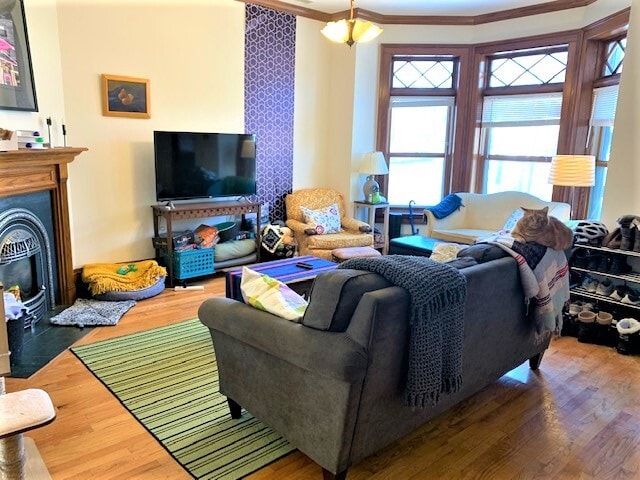 Building Photo - 125 E Johnson St