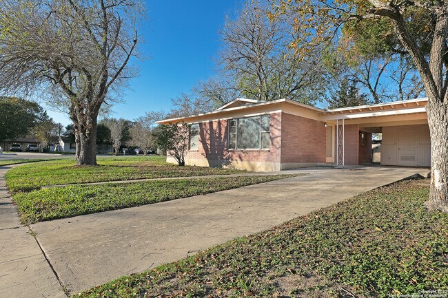 Building Photo - 1603 Peterson Ave