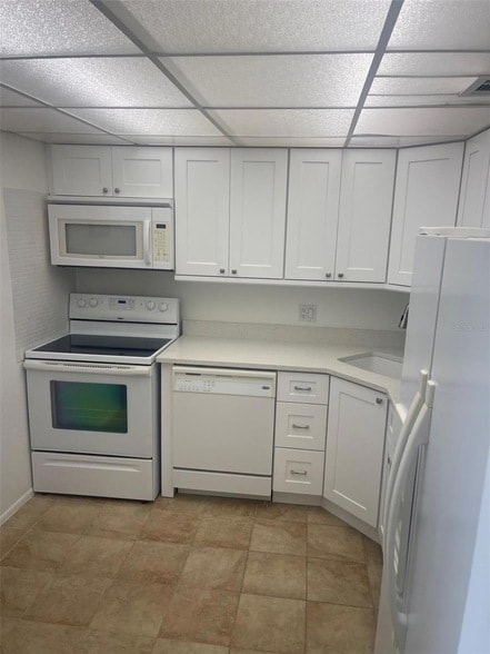 Building Photo - 9397 Midnight Pass Rd