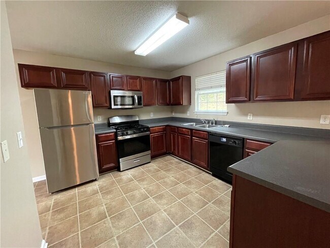 Building Photo - 2054 Mulberry Ln