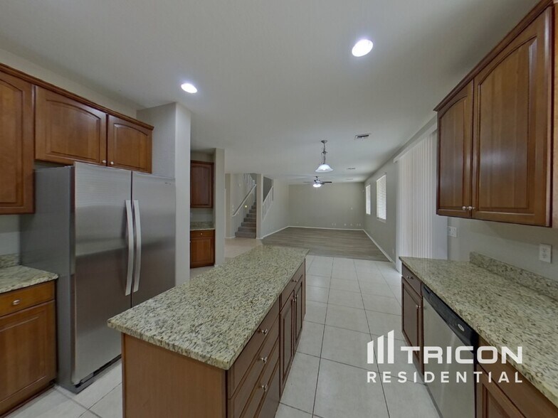 Building Photo - 42437 W Corvalis Ln