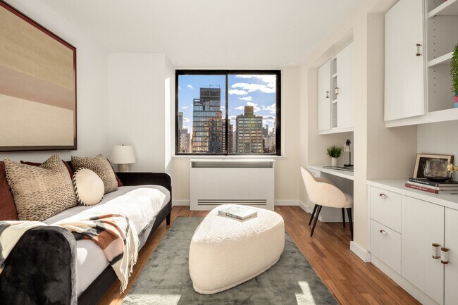 Building Photo - 330 E 75th St