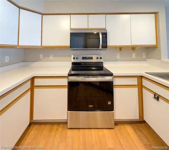 Building Photo - 1341 Millbrook Trail