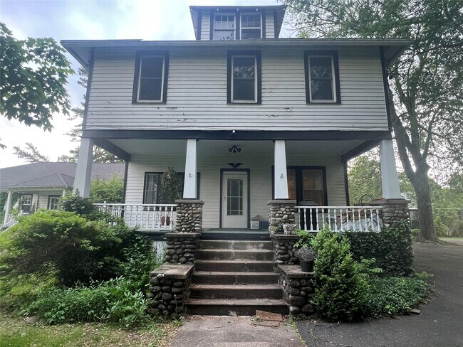 Primary Photo - 181 Ulster Ave