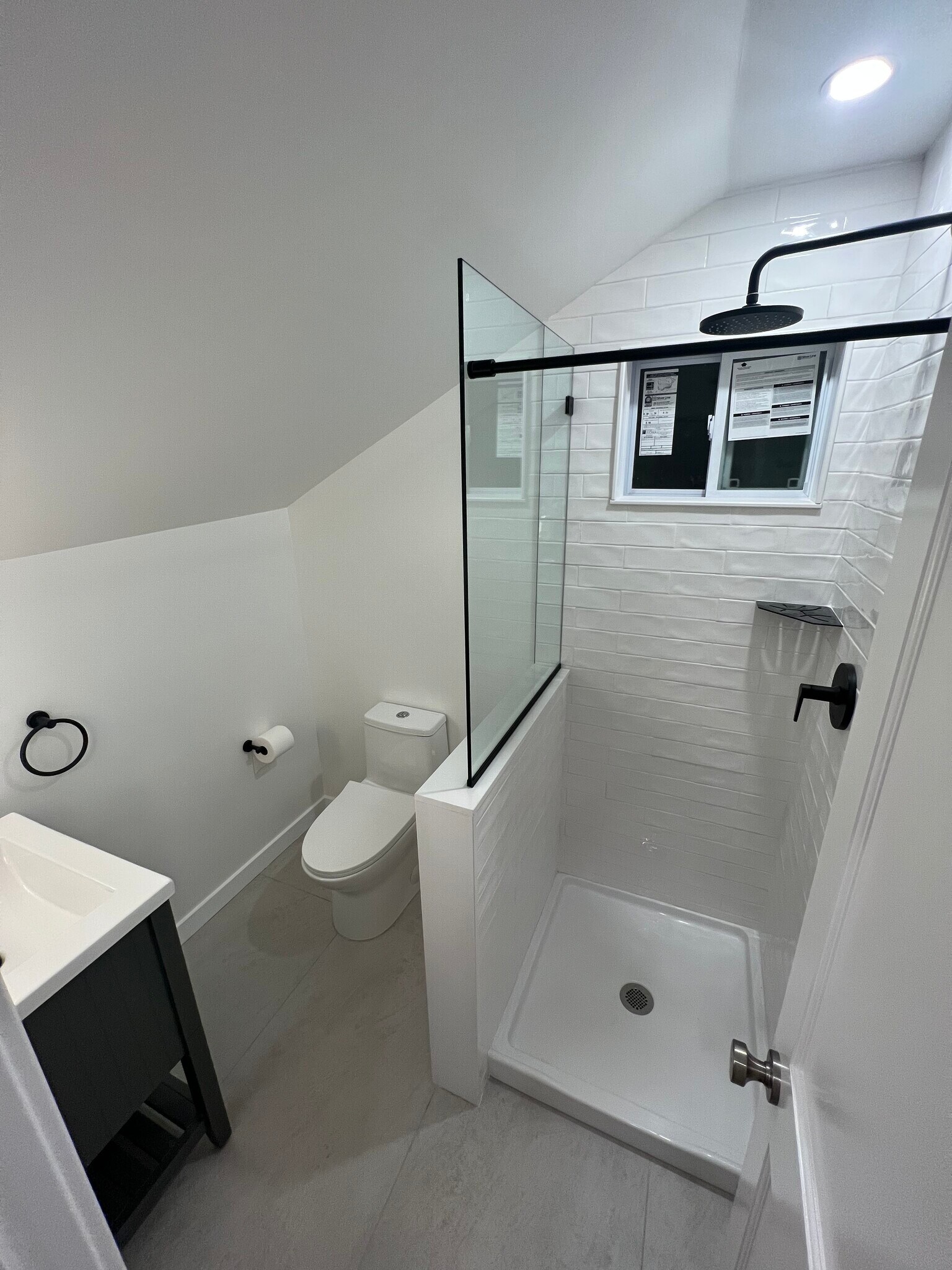 Building Photo - 5 Kenwood Ave