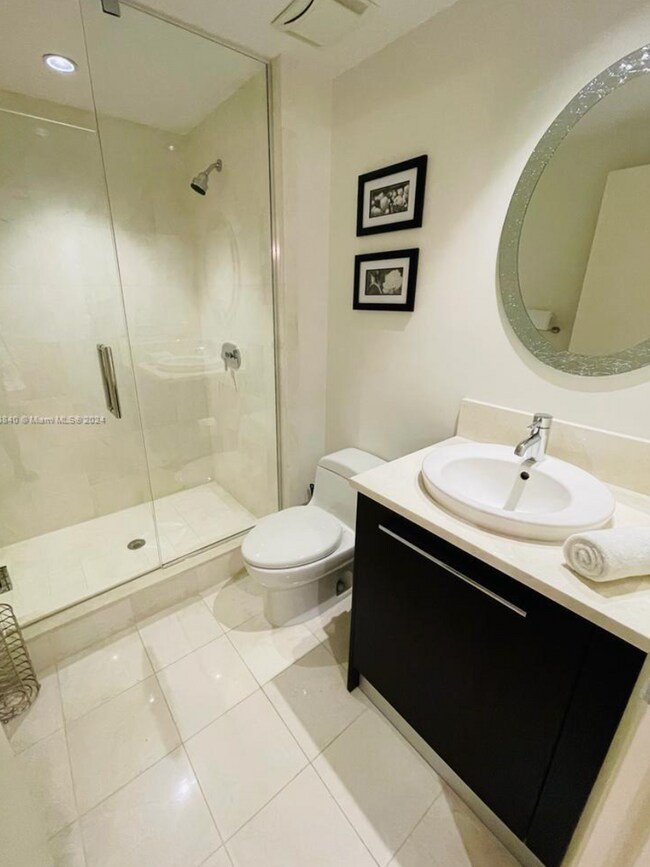 Building Photo - Breathtaking views from this fully furnish...