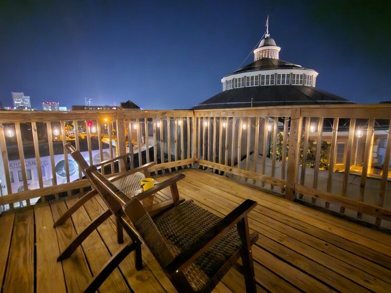 Building Photo - 926 W Pratt St