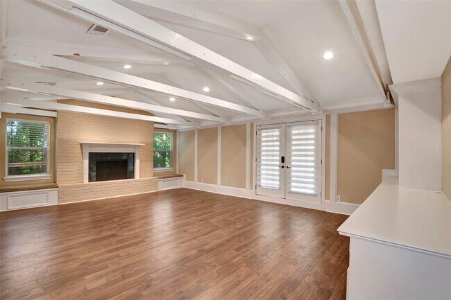Building Photo - 75 Wood Hollow Dr