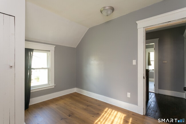 Building Photo - 101 Laurel St